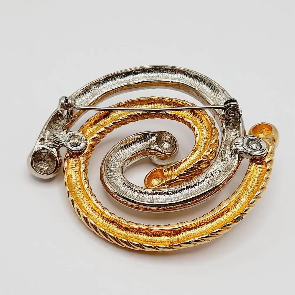 Vintage this brooch